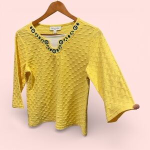 Cute vintage 90’s textured banana-rama jeweled neck top cotton stretch bright